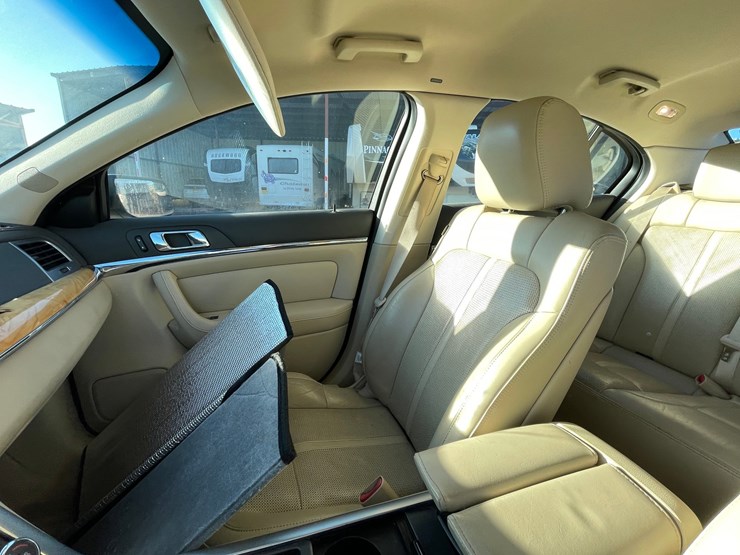 #2759-•-2010-lincoln-mks-(has-nm-title)-image-50