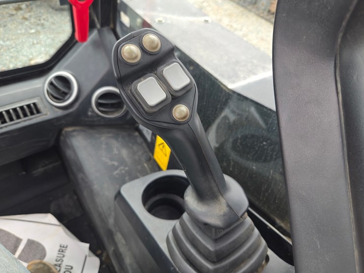 jcb-225t-image-31