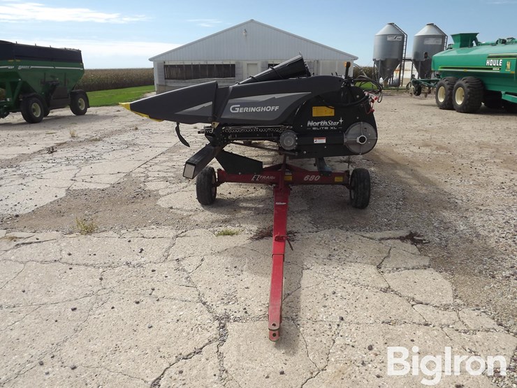 2021-geringhoff-northstar-xl-elite-8r30-corn-head-w/header-cart-image-2