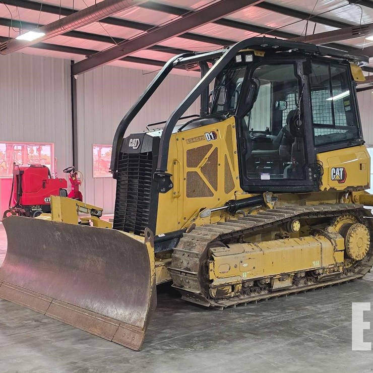 2022 CATERPILLAR D1