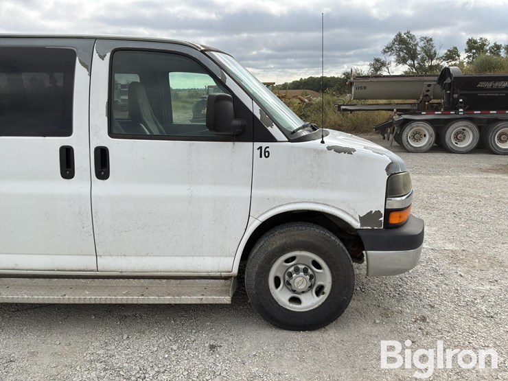 2009-chevrolet-express-g3500-image-12