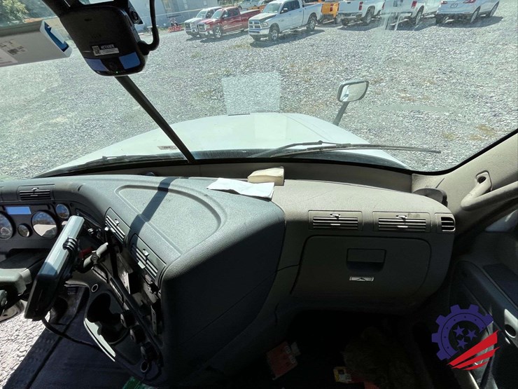 2018-freightliner-cascadia-t/a-truck-tractor-image-113