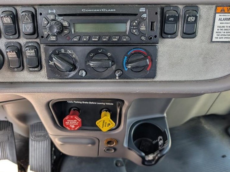 2014-peterbilt-386-image-25