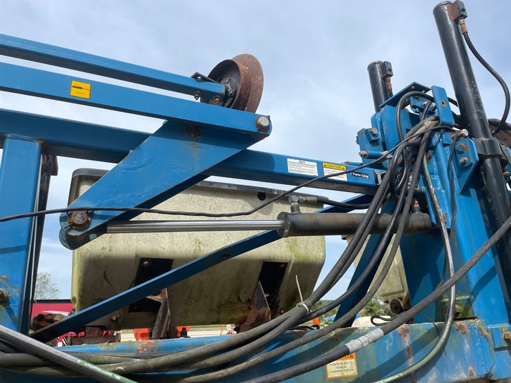 #1275-•-kinze-12'-corn-planter-image-39