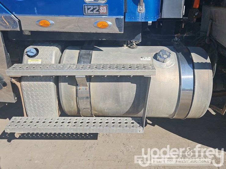 2019-freightliner-122sd-image-18