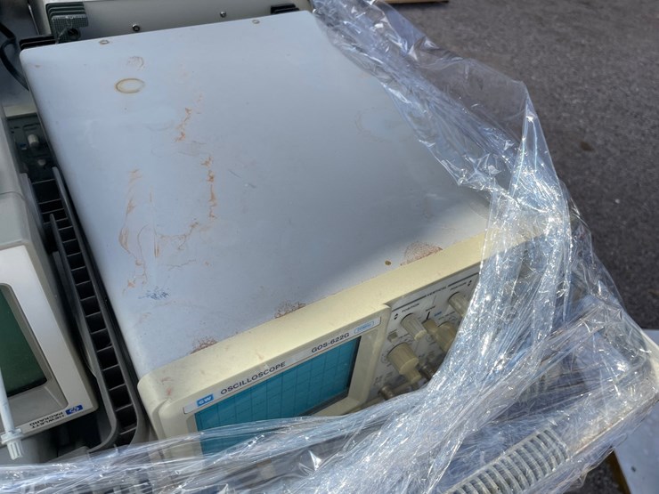 #4667-•-pallet-of-electronic-equipment-image-15