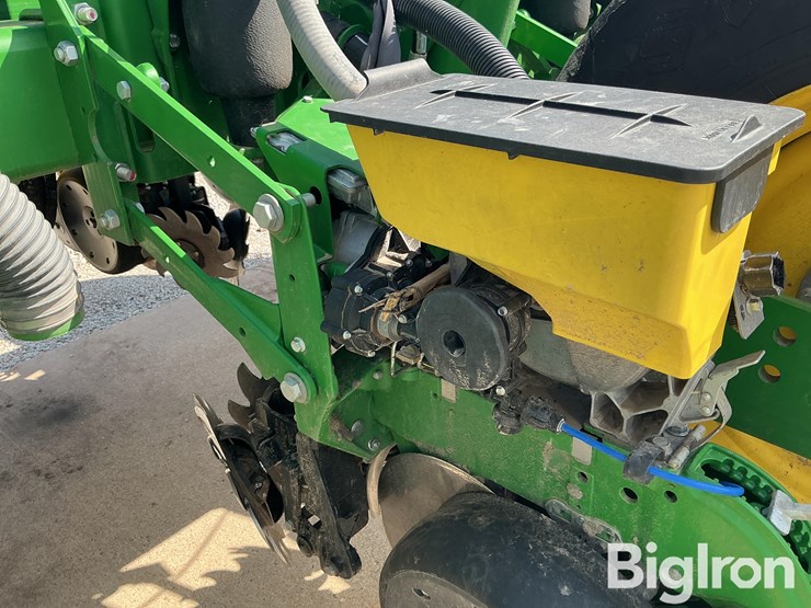 2018-john-deere-1775nt-image-16