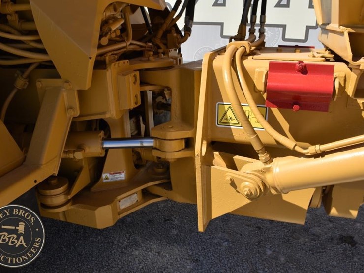 1997-caterpillar-d250e-ii-image-32