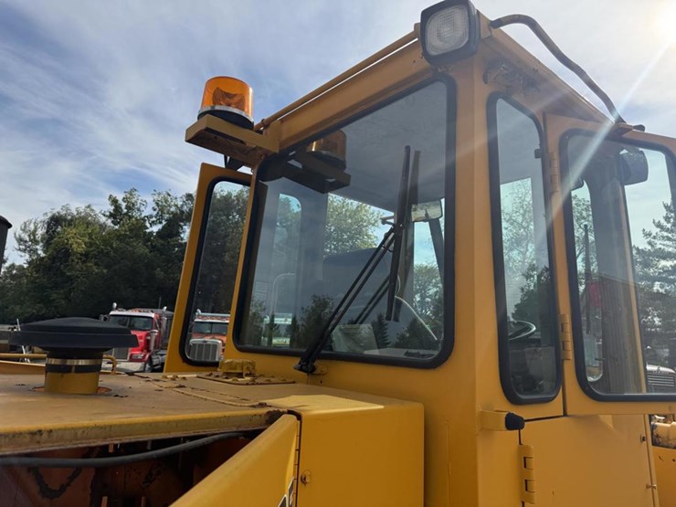 deere-544e-image-28