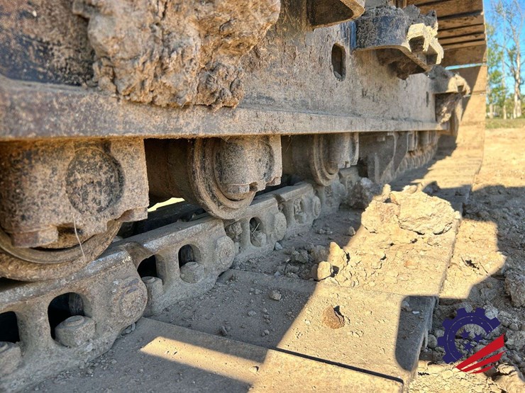 2018-caterpillar-320-image-34