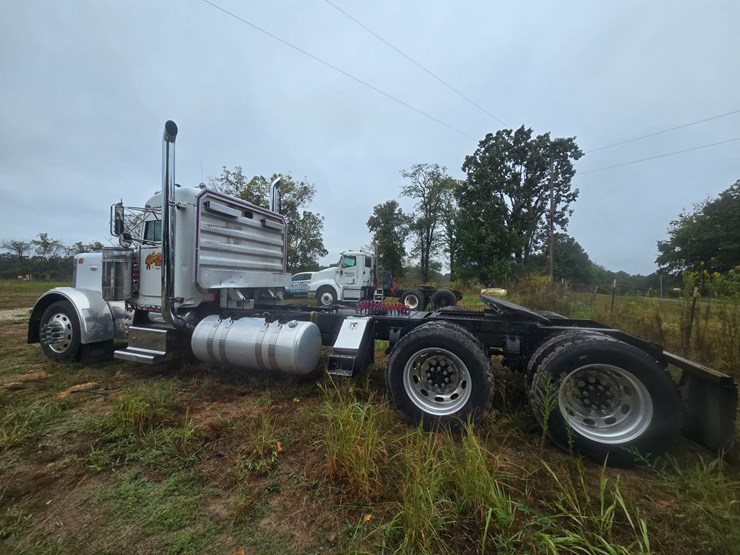 2000-peterbilt-379-image-6