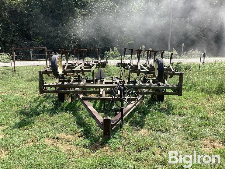 john-deere-1010-image-2