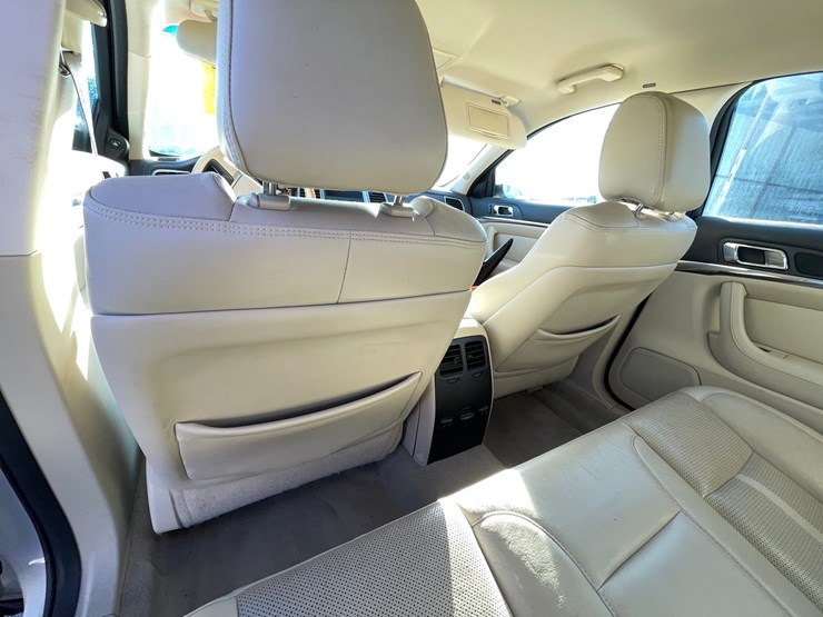 #2759-•-2010-lincoln-mks-(has-nm-title)-image-25