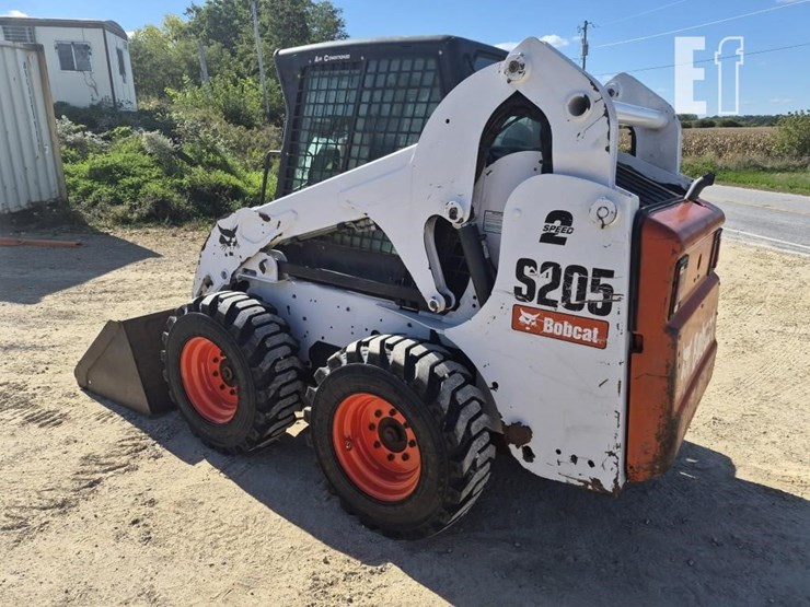 2010-bobcat-s205-image-2