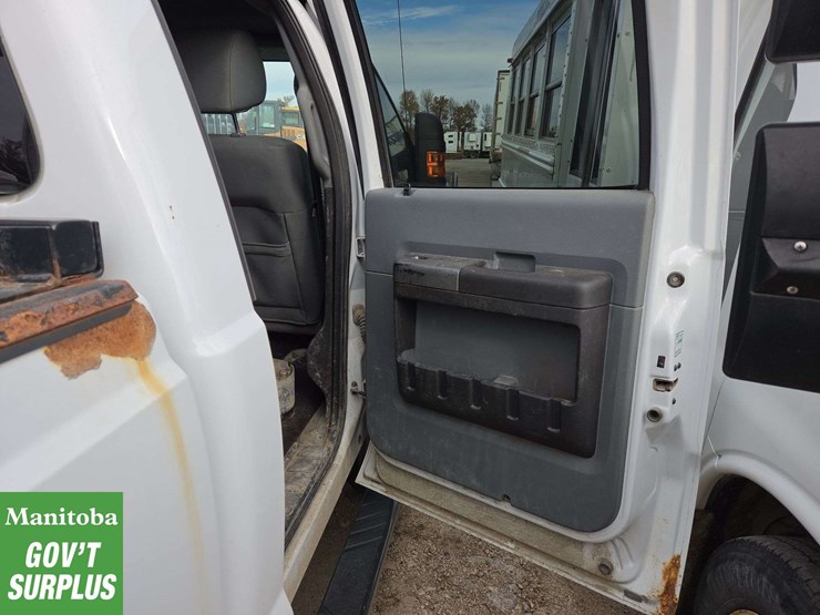 2011-ford-f450-image-17