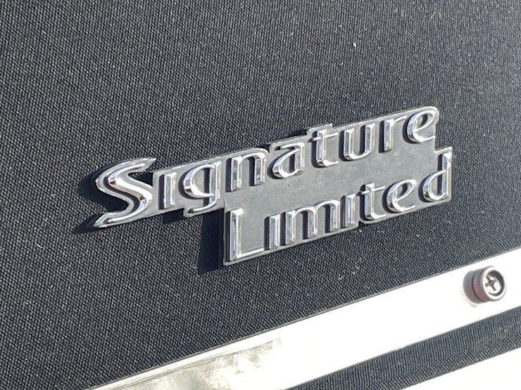 #201-•-2005-lincoln-town-car-(has-wi-title)-image-108