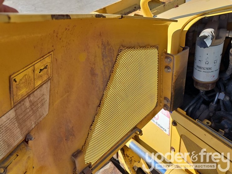2015-komatsu-d61pxi-23-image-31