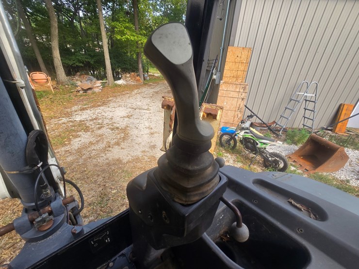 terex-tlb840r-image-49