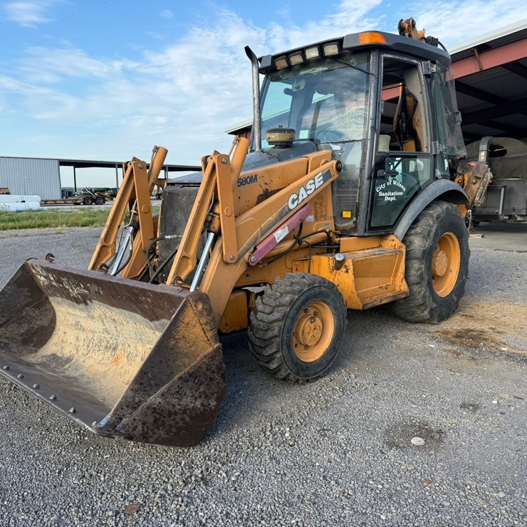 2001 CASE 580M