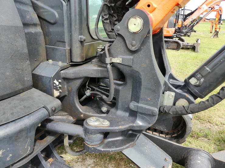 kubota-kx057-5-image-11