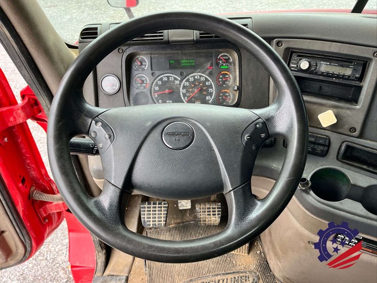 2014-freightliner-cascadia-t/a-truck-tractor-image-71