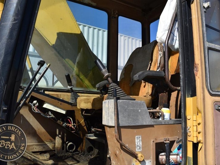 1990-caterpillar-el200b-image-63