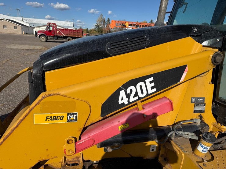 caterpillar-420e-image-27