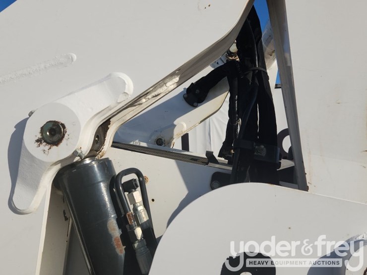 2021-bobcat-t870-image-16