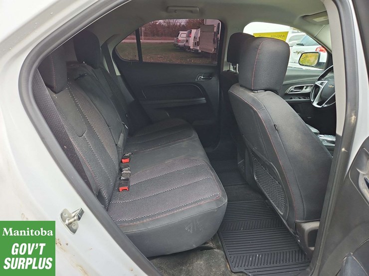 2017-chevrolet-equinox-image-28