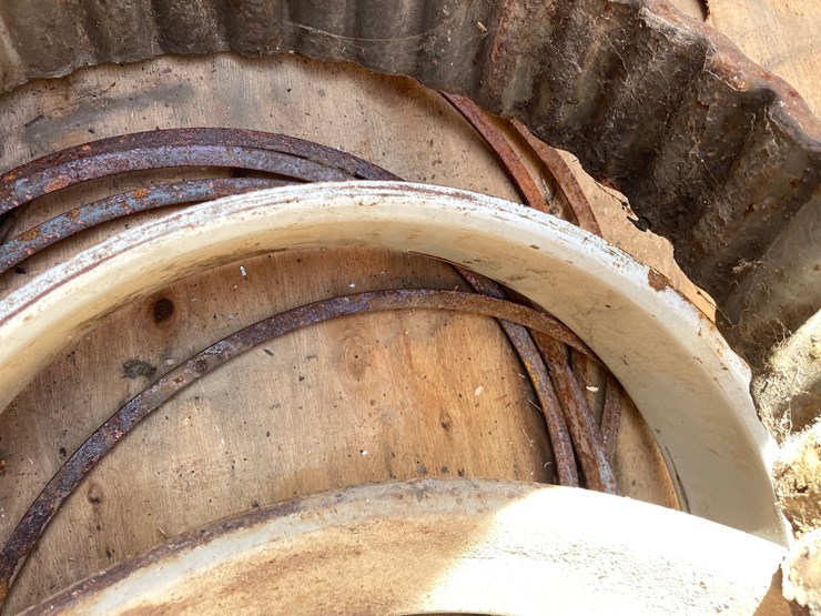 #3025-•-misc.-implement-rims-and-truck-spacer-rings-image-10