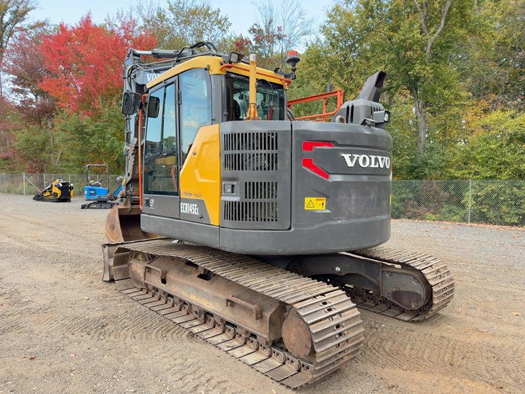 2019-volvo-ecr145el-image-3