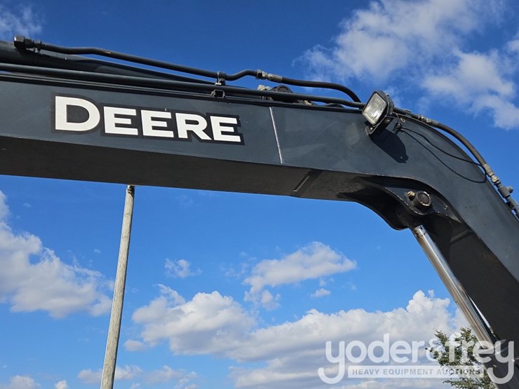 2017-deere-75g-image-14