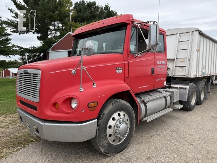 2000-freightliner-fl112-image-1