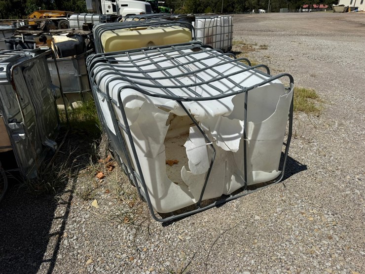 #46843-•-lot-of-poly-tanks-w/cages-inv#46843-image-17