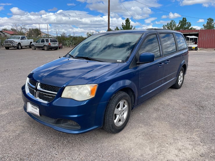 2011-dodge-grand-caravan-image-1