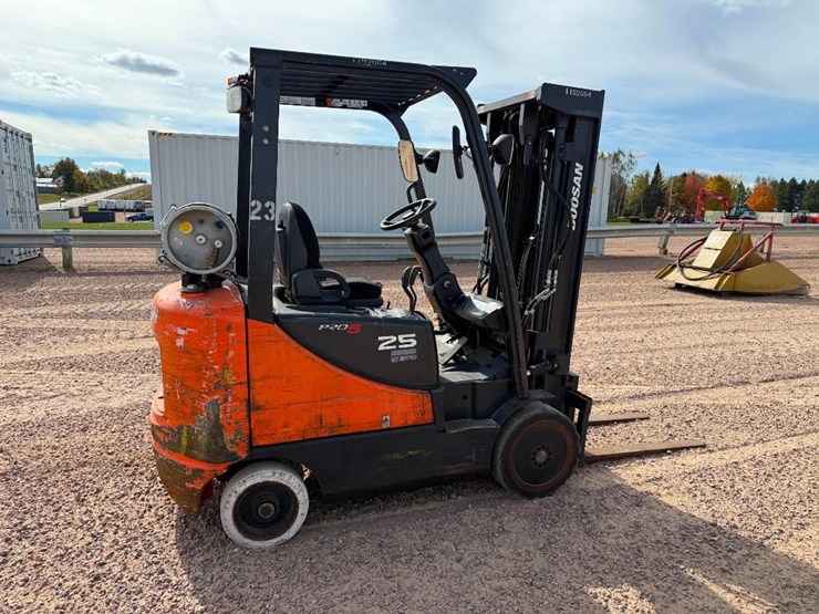 doosan-gc25e-5-image-4