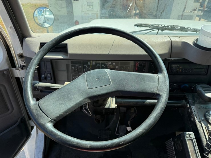 1999-international-4700-image-80