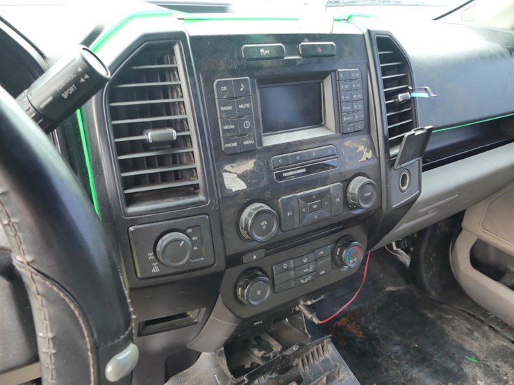 2016-ford-f150-xl-image-12