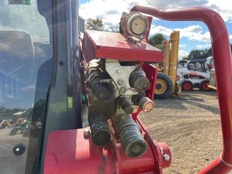 2023-takeuchi-tl12v2-image-14