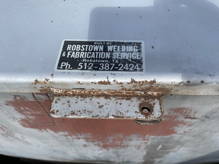 #4664-•-oil-tank-in-containment-bin-image-20