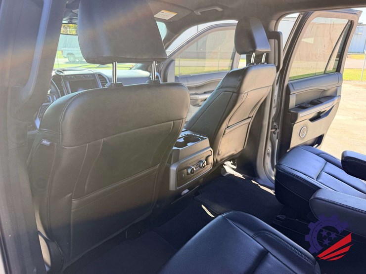 2021-ford-expedition-xlt-image-34