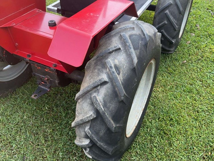 custom-case-4994-articulating-tractor-image-16