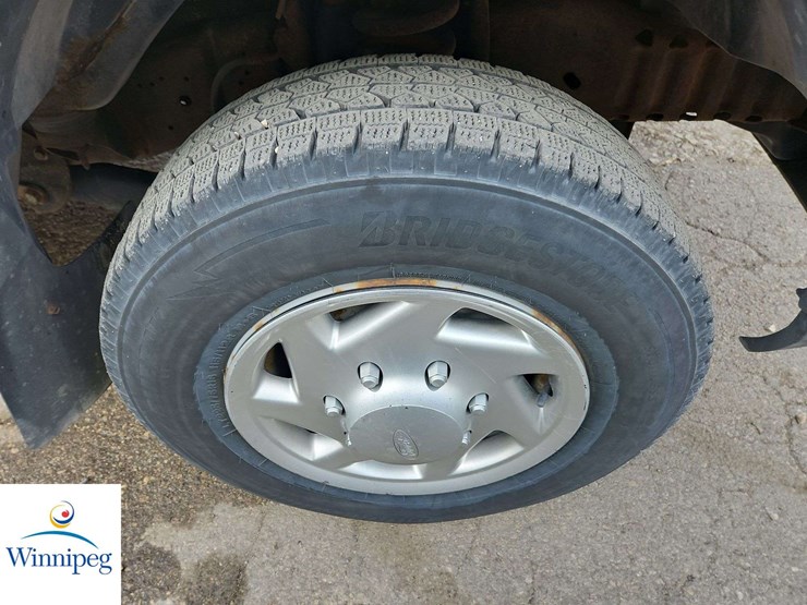 2011-ford-cargo-image-12