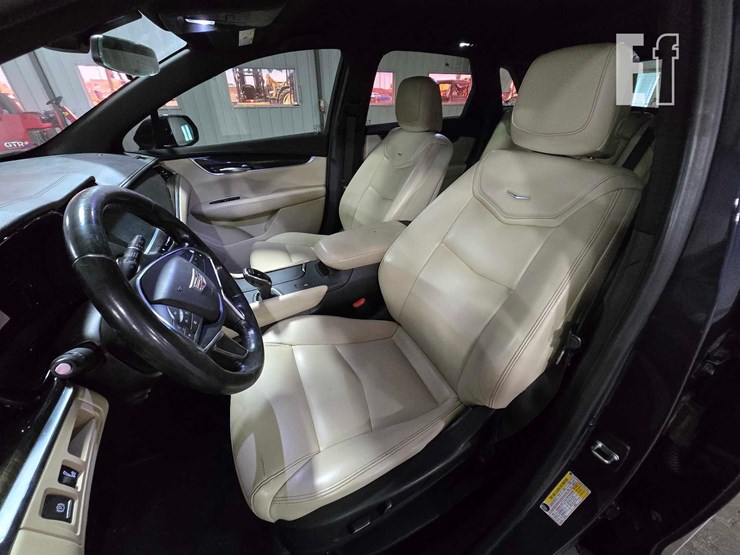 2019-cadillac-xt5-image-9