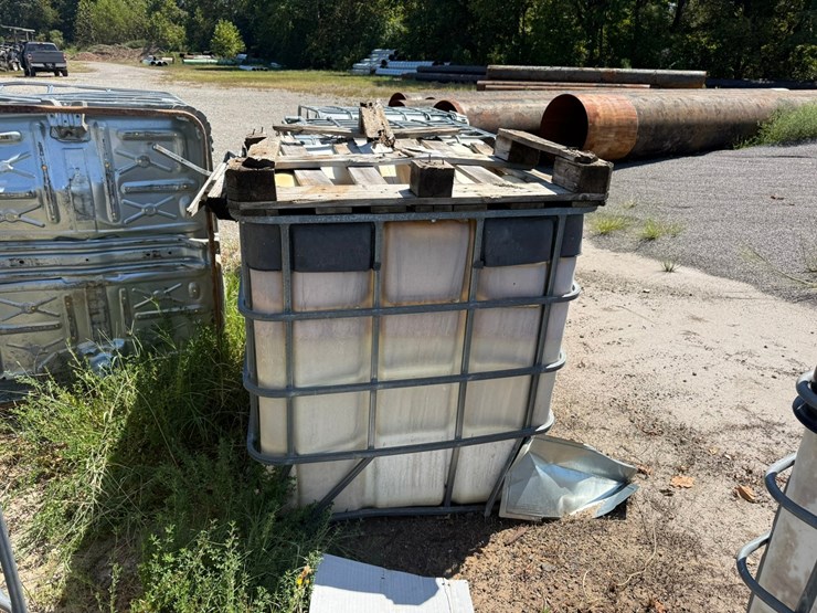 #46843-•-lot-of-poly-tanks-w/cages-inv#46843-image-13