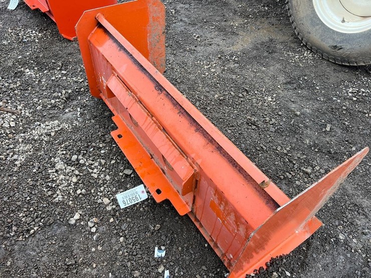 kc-48”-mini-skid-steer-snow-pusher-image-4