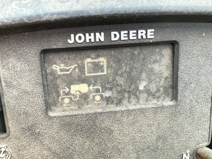 john-deere-318-image-16