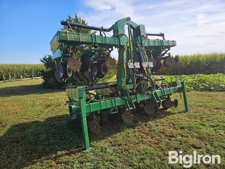 john-deere-1720-image-3