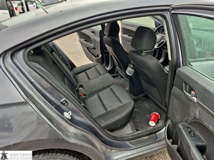 2017-hyundai-elantra-gl-4dr-sedan-image-26