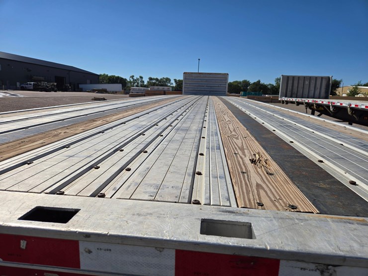 2013-great-dane-flatbed-image-6